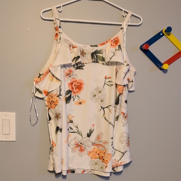Floral Ruffle Cold Shoulder Blouse - Picture 5 of 7